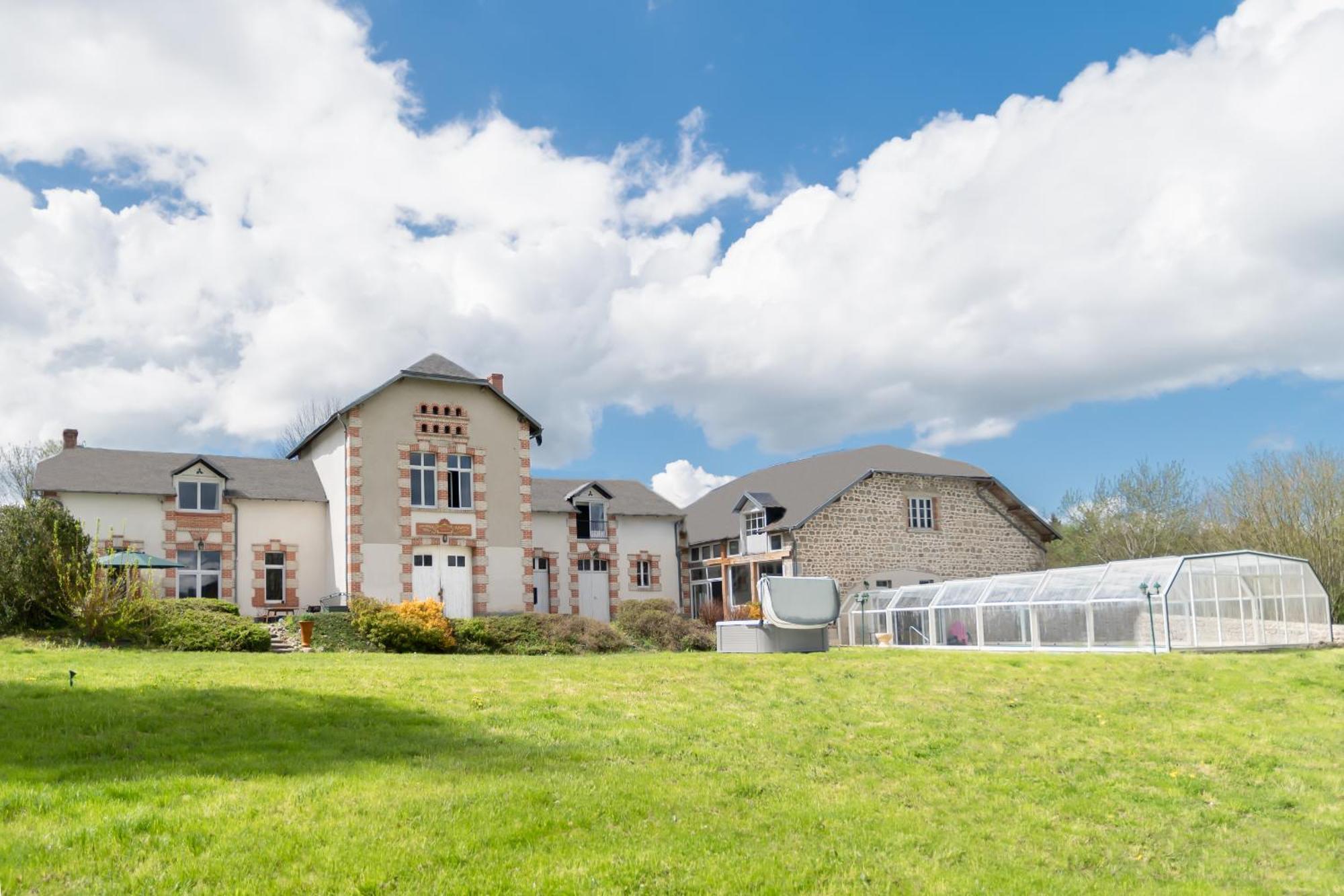Chateau De Chazelpaud Saint-Bard Exterior photo