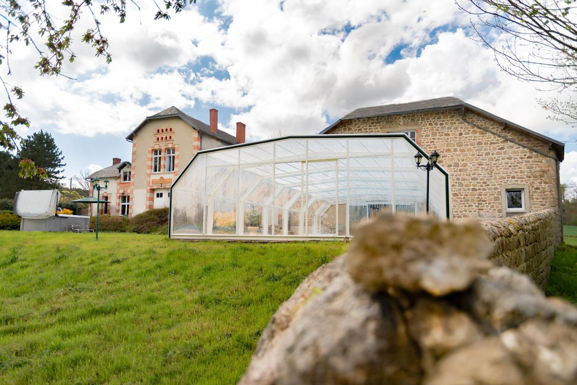 Chateau De Chazelpaud Saint-Bard Exterior photo